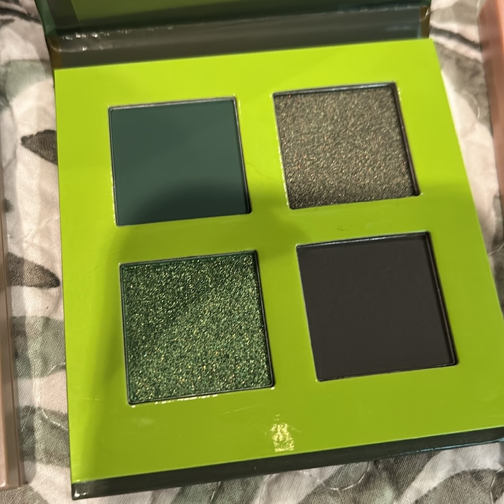 Eyeshadow Bundle - Picture 4 of 5